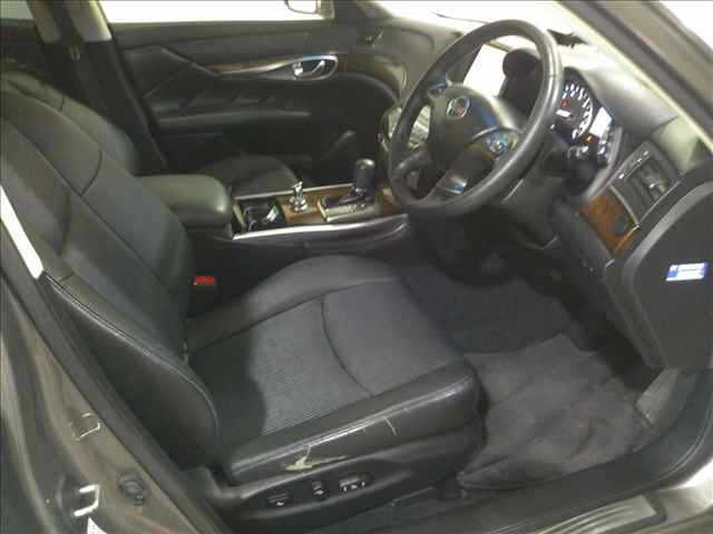 NISSAN FUGA 2009