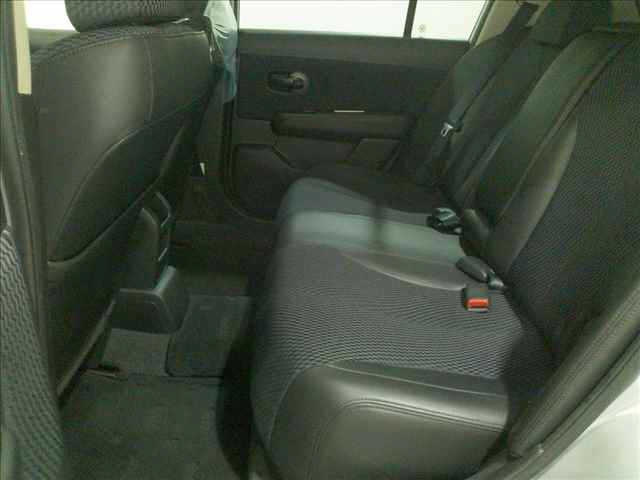 NISSAN TIIDA 2010