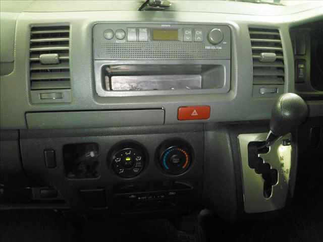 TOYOTA HIACE VAN 2012