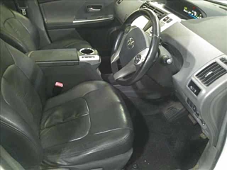 TOYOTA PRIUS ALPHA 2013