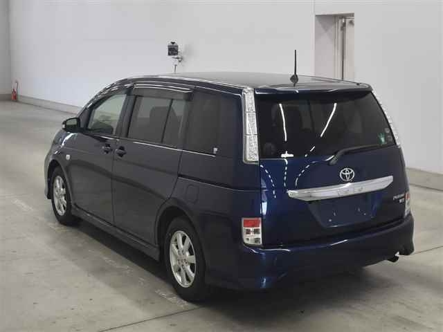 TOYOTA ISIS 2012