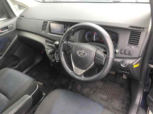 TOYOTA ISIS 2014