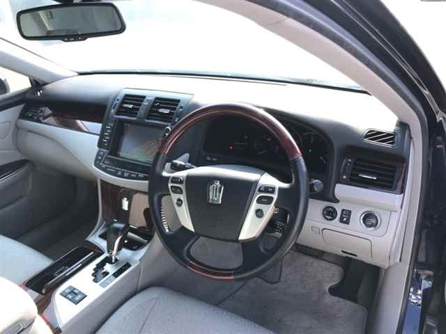 TOYOTA CROWN 2012