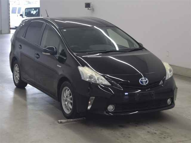 TOYOTA PRIUS ALPHA 2012