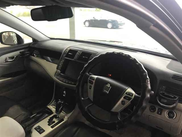 TOYOTA CROWN 2011
