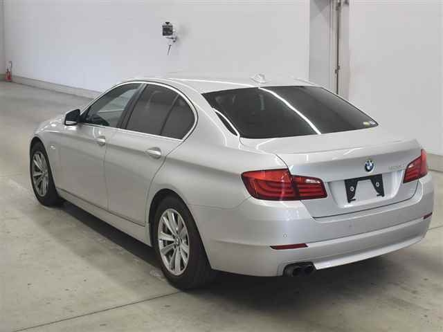 BMW 5 SERIES 2010
