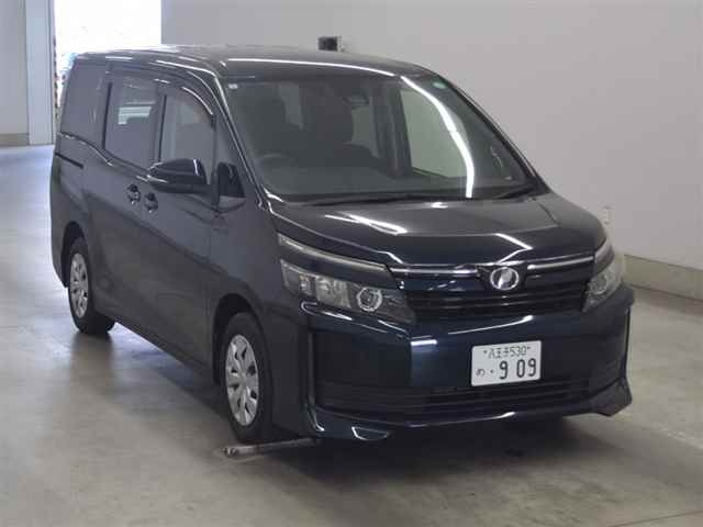TOYOTA VOXY 2016