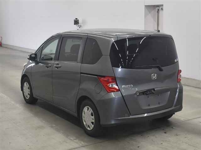 HONDA FREED 2011