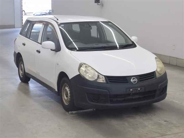 NISSAN AD 2011