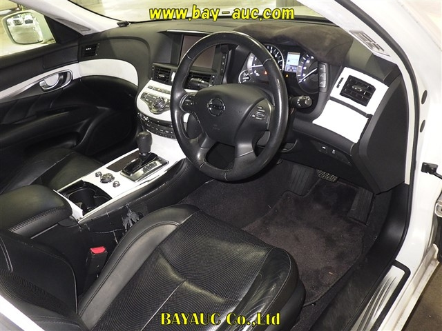 NISSAN FUGA 2012
