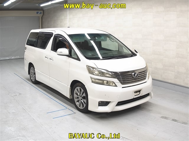 TOYOTA VELLFIRE 2010