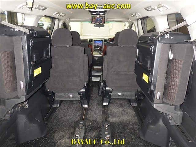 TOYOTA VELLFIRE 2010