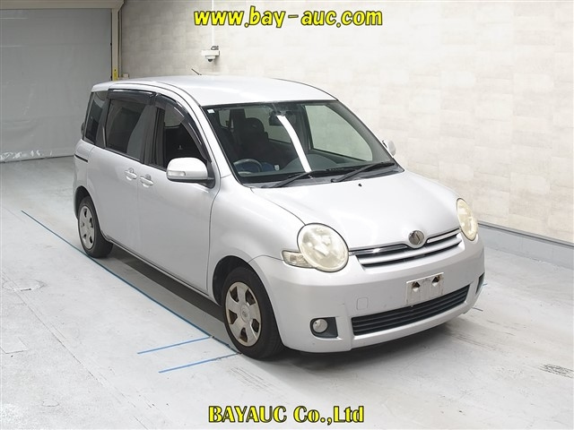 TOYOTA SIENTA 2010