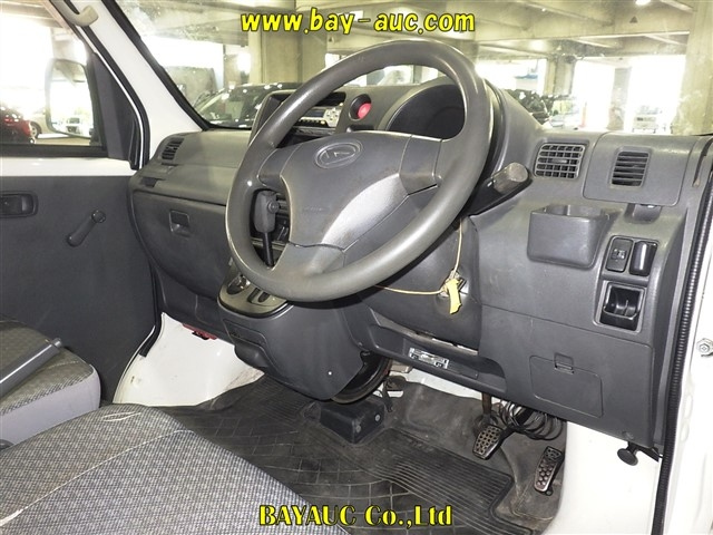 DAIHATSU HIJET VAN 2012