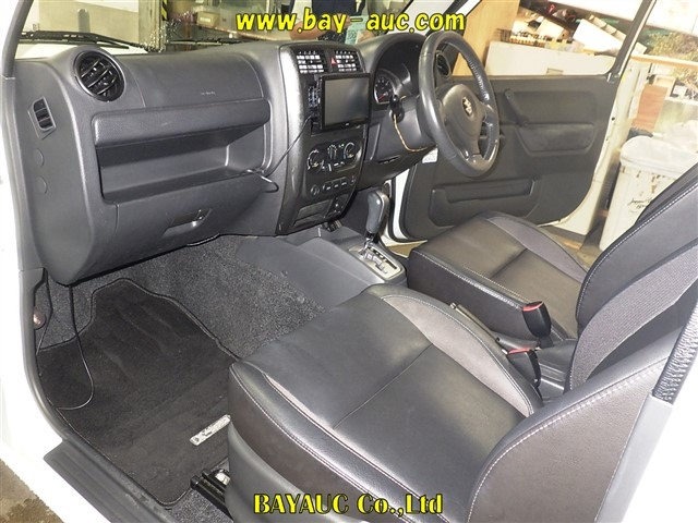 SUZUKI JIMNY 2011