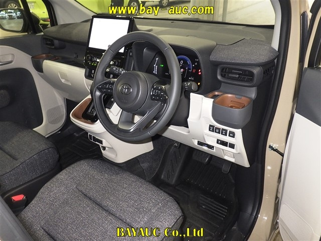 TOYOTA SIENTA 2025