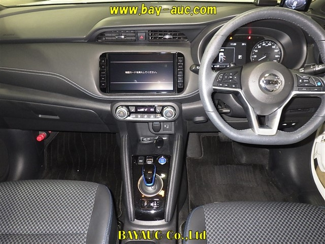 NISSAN KIX 2021