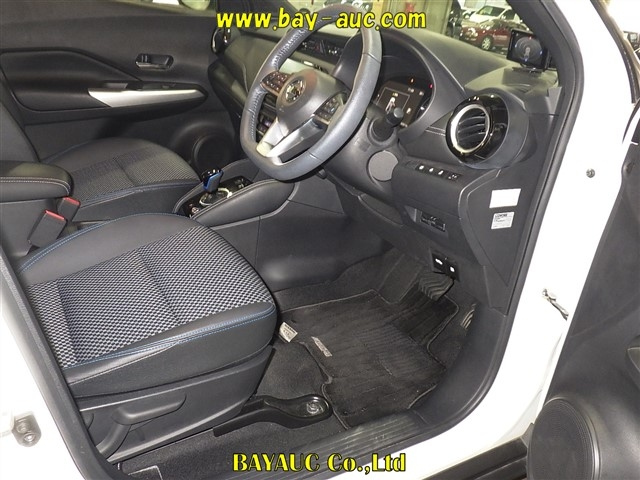 NISSAN KIX 2021
