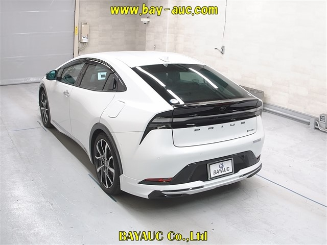 TOYOTA PRIUS 2024