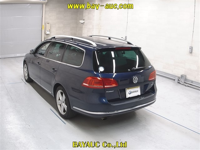 VOLKSWAGEN PASSAT VARIANT 2012