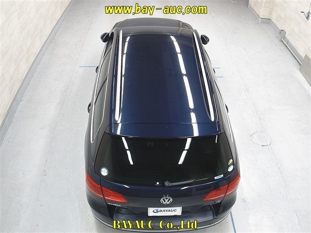 VOLKSWAGEN PASSAT VARIANT 2012