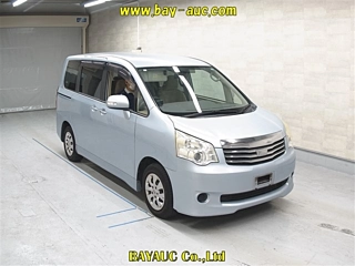 TOYOTA NOAH 2012