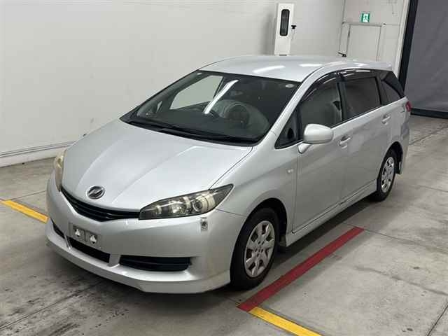 TOYOTA WISH 2010