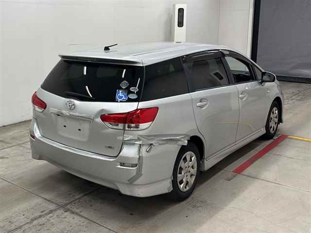 TOYOTA WISH 2010
