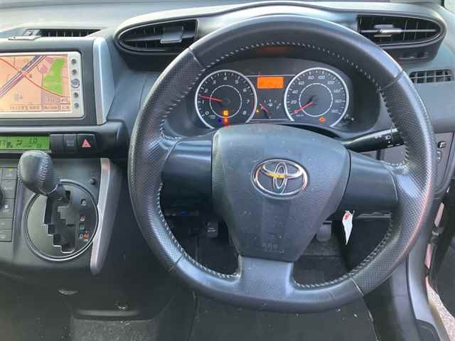 TOYOTA WISH 2010