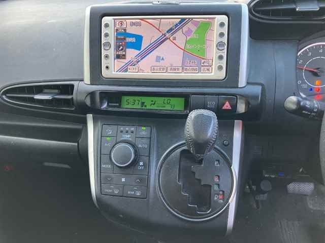 TOYOTA WISH 2010
