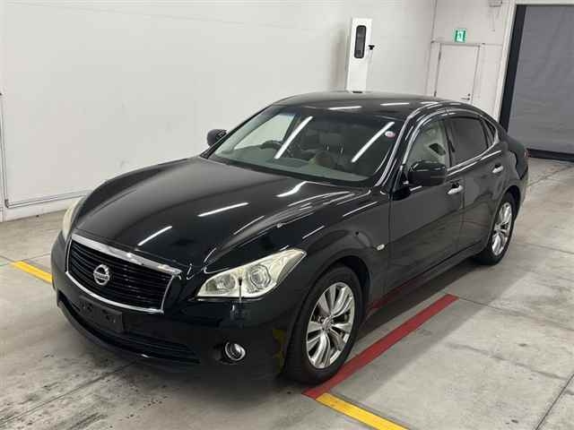 NISSAN FUGA 2010
