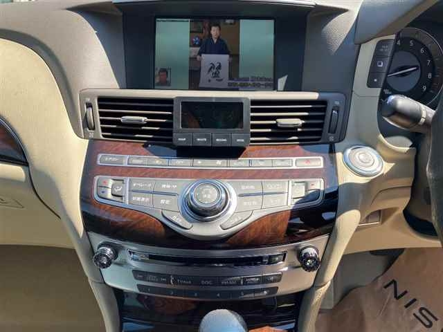 NISSAN FUGA 2010