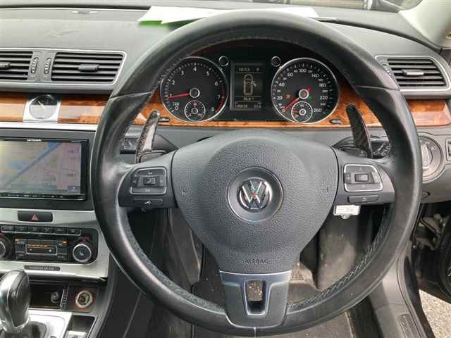 VOLKSWAGEN PASSAT VARIANT 2012