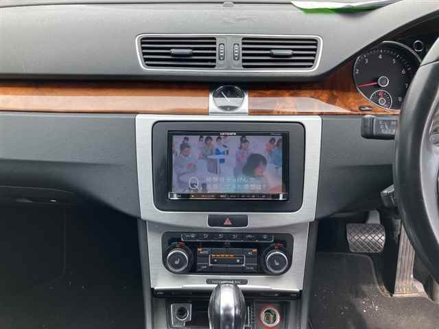 VOLKSWAGEN PASSAT VARIANT 2012