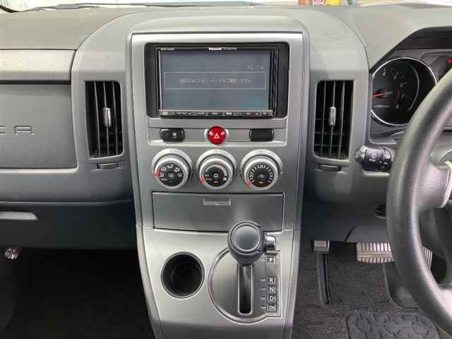 MITSUBISHI DELICA D5 2010