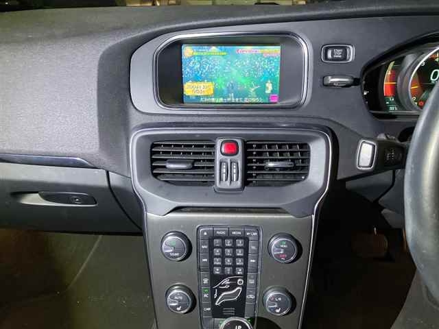 VOLVO V40 2014
