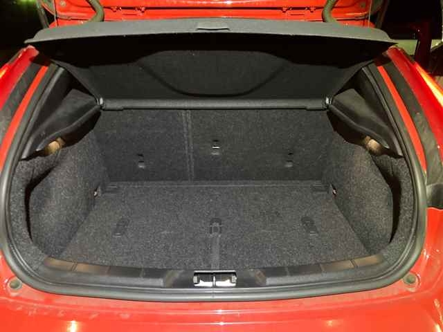 VOLVO V40 2014