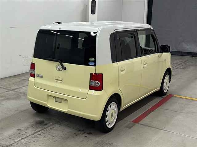 TOYOTA PIXIS SPACE 2016