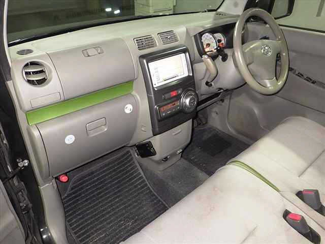 TOYOTA PIXIS SPACE 2014