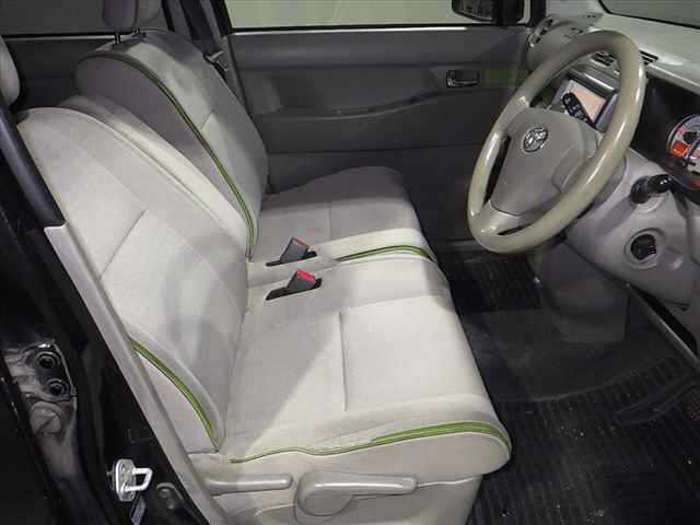 TOYOTA PIXIS SPACE 2014