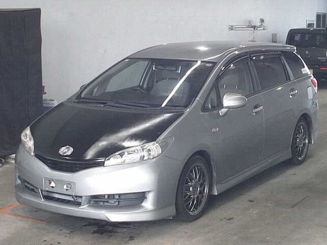 TOYOTA WISH 2010