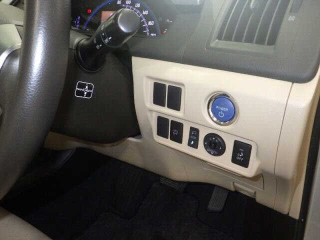 TOYOTA SAI 2012