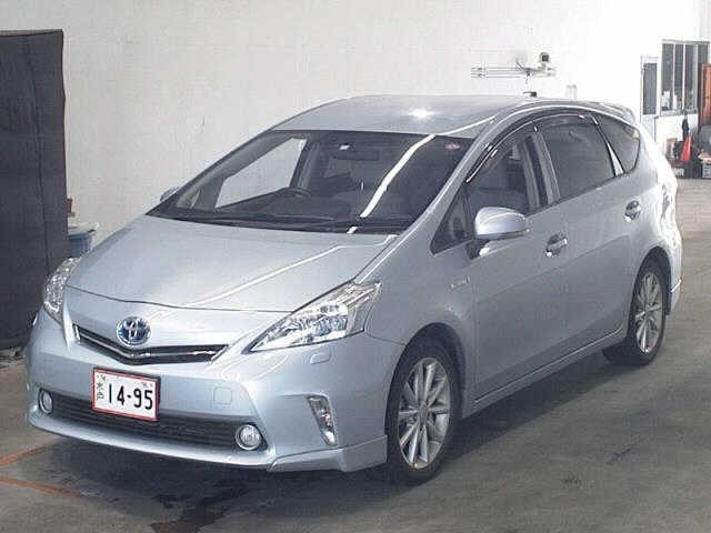 TOYOTA PRIUS ALPHA 2012