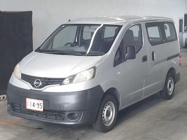 NISSAN NV200 2010