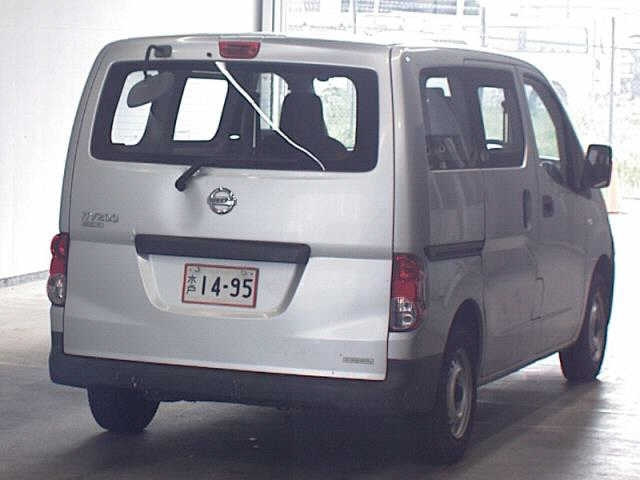 NISSAN NV200 2010