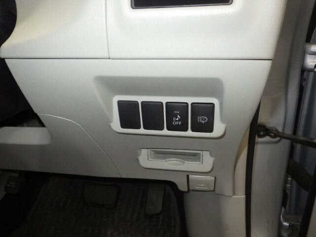 TOYOTA PRIUS ALPHA 2012