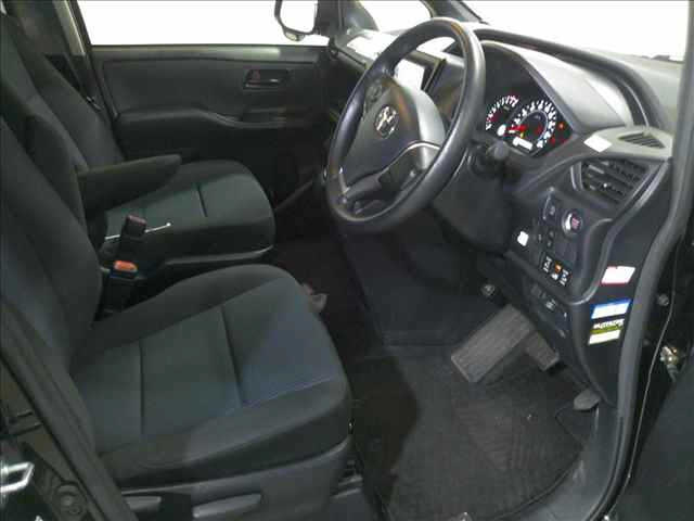 TOYOTA NOAH 2021
