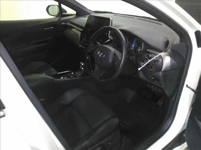 TOYOTA C-HR 2021