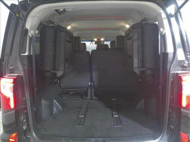 MITSUBISHI DELICA D5 2023