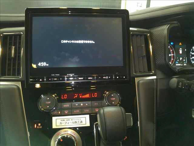 MITSUBISHI DELICA D5 2023